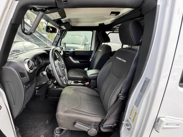 Білий Джип Wrangler, об'ємом двигуна 3.6 л та пробігом 65 тис. км за 5650 $, фото 7 на Automoto.ua