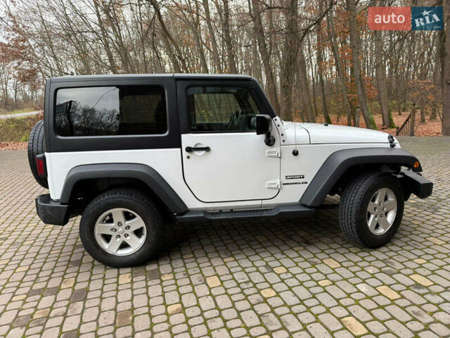 Білий Джип Wrangler, об'ємом двигуна 3.6 л та пробігом 47 тис. км за 19300 $, фото 6 на Automoto.ua