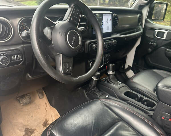 Белый Джип Вранглер, объемом двигателя 3.6 л и пробегом 30 тыс. км за 30777 $, фото 10 на Automoto.ua