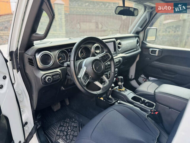 Білий Джип Wrangler, об'ємом двигуна 2 л та пробігом 71 тис. км за 33000 $, фото 15 на Automoto.ua