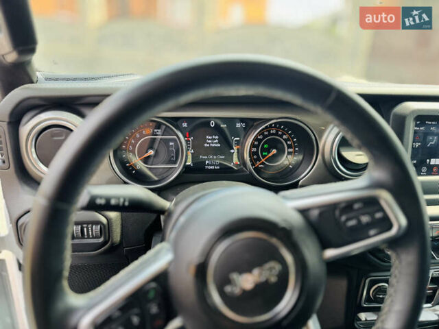 Білий Джип Wrangler, об'ємом двигуна 2 л та пробігом 71 тис. км за 33000 $, фото 16 на Automoto.ua