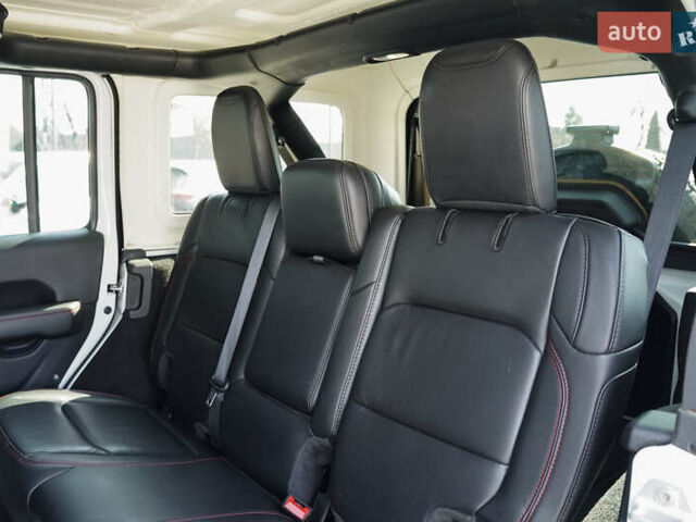 Білий Джип Wrangler, об'ємом двигуна 3.6 л та пробігом 24 тис. км за 45200 $, фото 35 на Automoto.ua