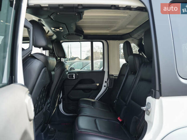 Білий Джип Wrangler, об'ємом двигуна 3.6 л та пробігом 24 тис. км за 45200 $, фото 34 на Automoto.ua