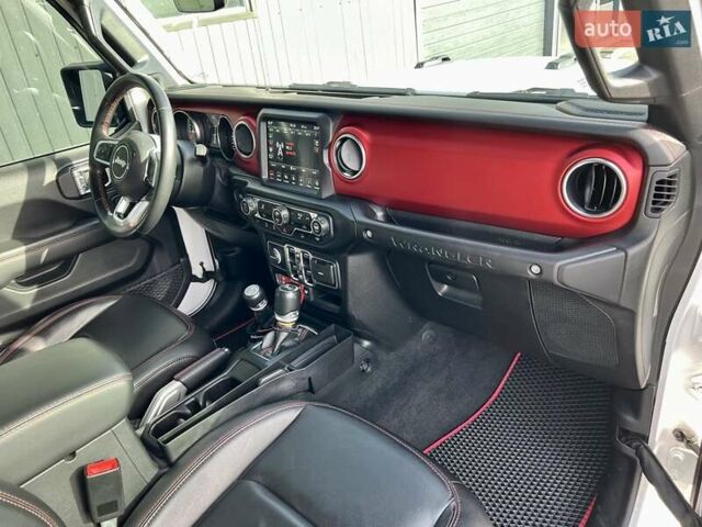 Джип Вранглер 2020 в Киеве на Automoto.ua Белый Джип Вранглер, объемом двигателя 3 л и пробегом 38 тыс. км за 59900 $, фото 73 на Automoto.ua