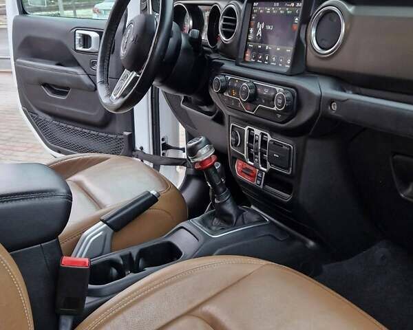 Білий Джип Wrangler, об'ємом двигуна 3.6 л та пробігом 87 тис. км за 57000 $, фото 13 на Automoto.ua