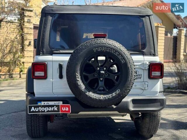 Білий Джип Wrangler, об'ємом двигуна 3.6 л та пробігом 12 тис. км за 39990 $, фото 4 на Automoto.ua