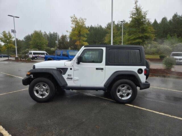 Белый Джип Вранглер, объемом двигателя 2 л и пробегом 22 тыс. км за 13300 $, фото 2 на Automoto.ua