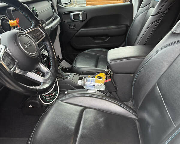 Белый Джип Вранглер, объемом двигателя 2 л и пробегом 69 тыс. км за 47000 $, фото 8 на Automoto.ua