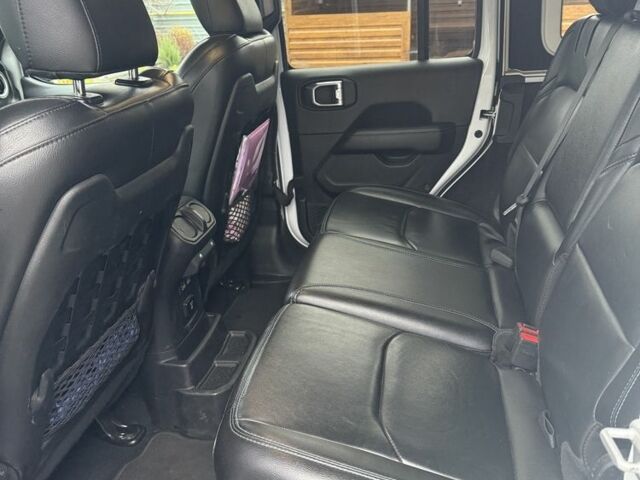 Белый Джип Вранглер, объемом двигателя 2 л и пробегом 70 тыс. км за 47000 $, фото 3 на Automoto.ua