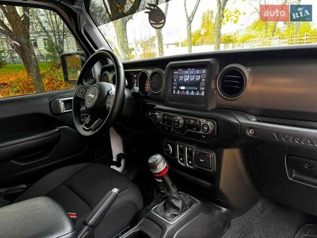 Білий Джип Wrangler, об'ємом двигуна 3.6 л та пробігом 12 тис. км за 34440 $, фото 25 на Automoto.ua
