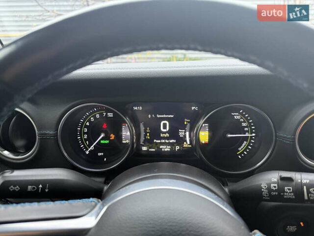 Белый Джип Вранглер, объемом двигателя 2 л и пробегом 69 тыс. км за 47000 $, фото 6 на Automoto.ua