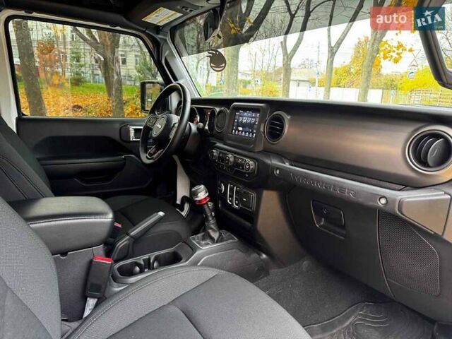 Білий Джип Wrangler, об'ємом двигуна 3.6 л та пробігом 12 тис. км за 34440 $, фото 23 на Automoto.ua