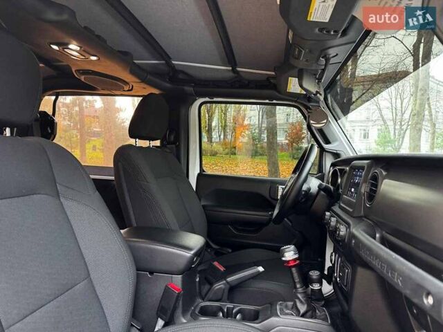 Білий Джип Wrangler, об'ємом двигуна 3.6 л та пробігом 12 тис. км за 34440 $, фото 26 на Automoto.ua