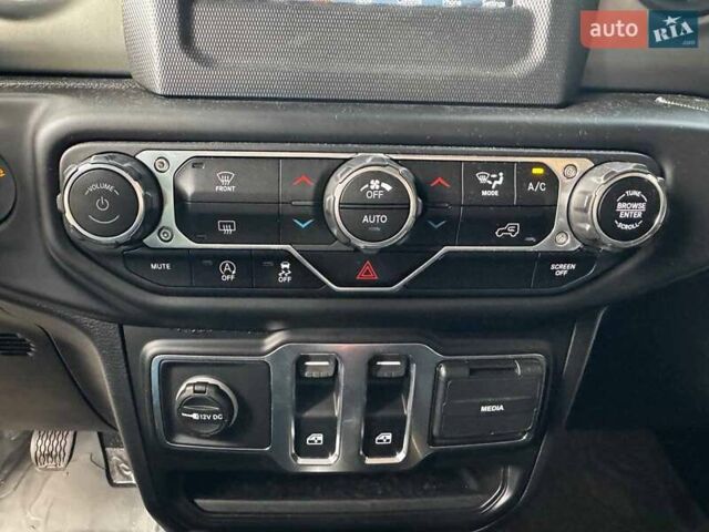 Білий Джип Wrangler, об'ємом двигуна 3.6 л та пробігом 12 тис. км за 34440 $, фото 17 на Automoto.ua