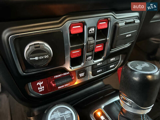 Белый Джип Вранглер, объемом двигателя 2 л и пробегом 75 тыс. км за 43500 $, фото 21 на Automoto.ua