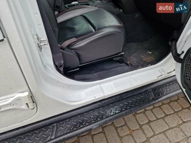 Белый Джип Вранглер, объемом двигателя 3.6 л и пробегом 65 тыс. км за 49950 $, фото 49 на Automoto.ua