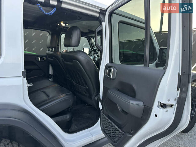 Белый Джип Вранглер, объемом двигателя 2 л и пробегом 75 тыс. км за 43500 $, фото 10 на Automoto.ua