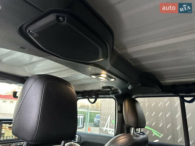 Белый Джип Вранглер, объемом двигателя 2 л и пробегом 75 тыс. км за 43500 $, фото 39 на Automoto.ua