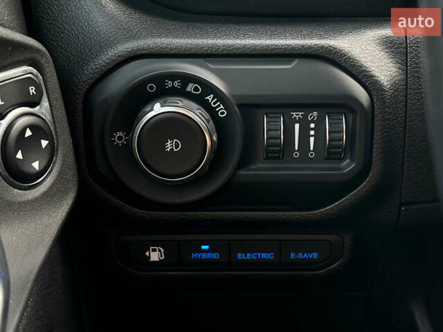 Белый Джип Вранглер, объемом двигателя 2 л и пробегом 32 тыс. км за 47700 $, фото 20 на Automoto.ua