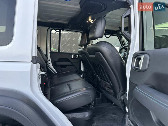 Белый Джип Вранглер, объемом двигателя 2 л и пробегом 75 тыс. км за 43500 $, фото 11 на Automoto.ua