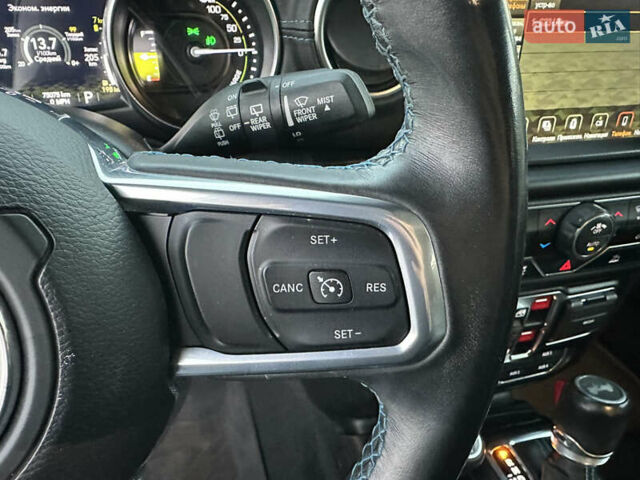 Белый Джип Вранглер, объемом двигателя 2 л и пробегом 75 тыс. км за 43500 $, фото 24 на Automoto.ua