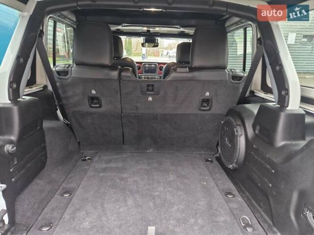 Белый Джип Вранглер, объемом двигателя 3.6 л и пробегом 65 тыс. км за 49950 $, фото 51 на Automoto.ua