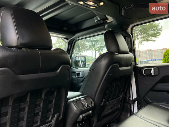 Белый Джип Вранглер, объемом двигателя 2 л и пробегом 32 тыс. км за 47700 $, фото 10 на Automoto.ua