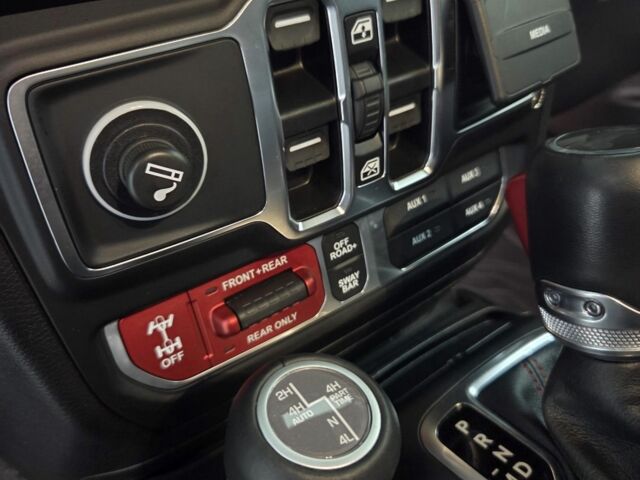 Білий Джип Wrangler, об'ємом двигуна 2 л та пробігом 24 тис. км за 58500 $, фото 10 на Automoto.ua