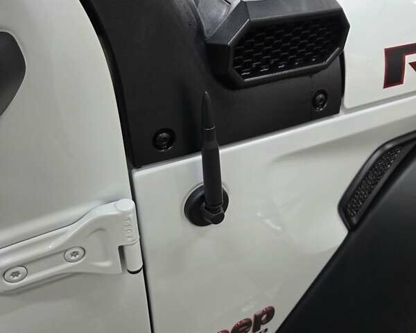 Білий Джип Wrangler, об'ємом двигуна 2 л та пробігом 24 тис. км за 58500 $, фото 19 на Automoto.ua