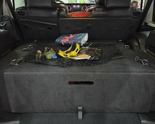 Білий Джип Wrangler, об'ємом двигуна 2 л та пробігом 24 тис. км за 58500 $, фото 28 на Automoto.ua