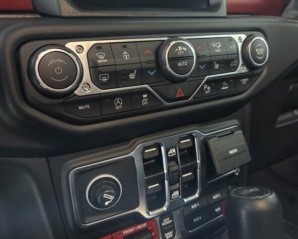 Білий Джип Wrangler, об'ємом двигуна 2 л та пробігом 24 тис. км за 58500 $, фото 8 на Automoto.ua