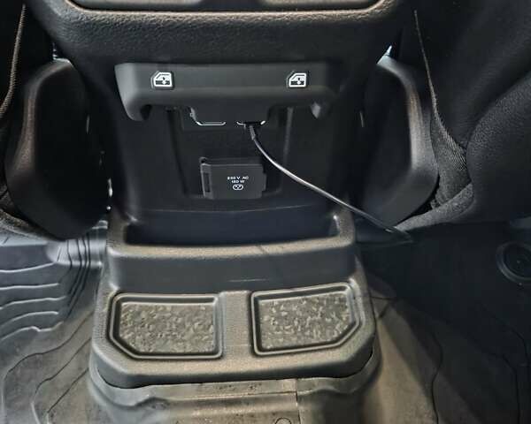 Білий Джип Wrangler, об'ємом двигуна 2 л та пробігом 24 тис. км за 58500 $, фото 12 на Automoto.ua