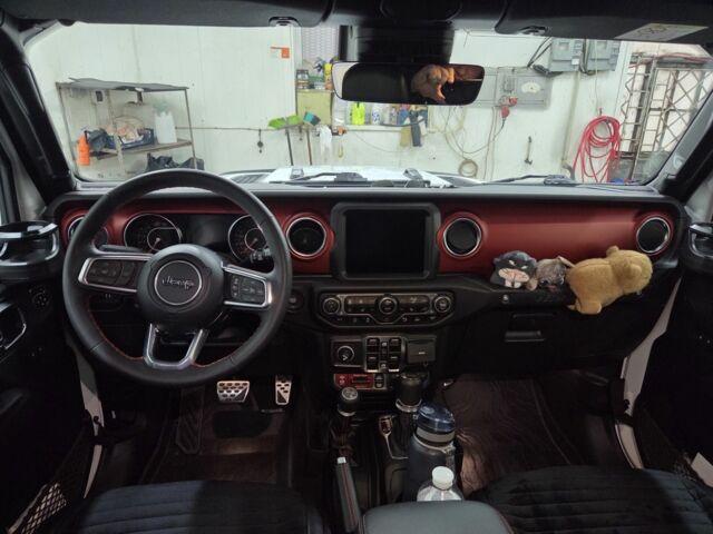 Білий Джип Wrangler, об'ємом двигуна 2 л та пробігом 24 тис. км за 58500 $, фото 12 на Automoto.ua