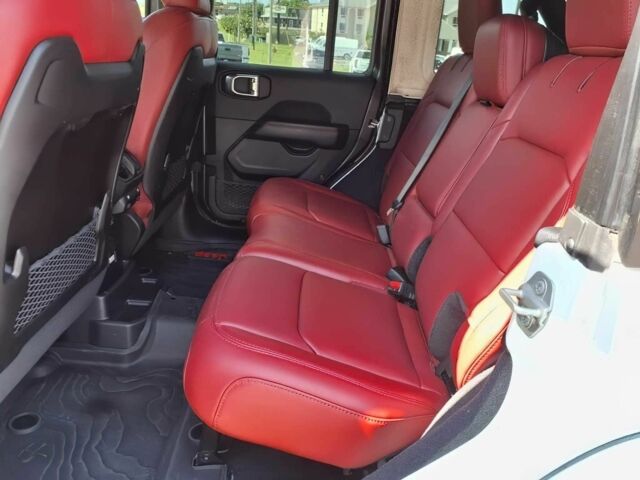 Джип Вранглер 2024 в Львове на Automoto.ua Белый Джип Вранглер, объемом двигателя 6.4 л и пробегом 27 тыс. км за 48700 $, фото 10 на Automoto.ua