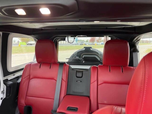 Білий Джип Wrangler, об'ємом двигуна 6.4 л та пробігом 16 тис. км за 15000 $, фото 10 на Automoto.ua