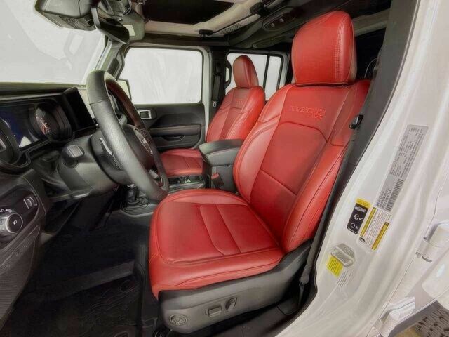 Білий Джип Wrangler, об'ємом двигуна 6.4 л та пробігом 16 тис. км за 15000 $, фото 5 на Automoto.ua