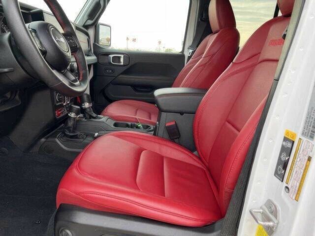 Білий Джип Wrangler, об'ємом двигуна 6.4 л та пробігом 16 тис. км за 15000 $, фото 6 на Automoto.ua