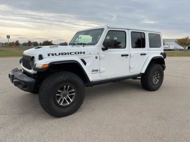 Білий Джип Wrangler, об'ємом двигуна 6.4 л та пробігом 16 тис. км за 15000 $, фото 1 на Automoto.ua