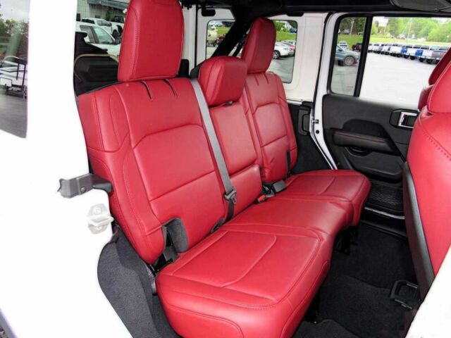 Джип Вранглер 2024 в Киеве на Automoto.ua Белый Джип Вранглер, объемом двигателя 6.4 л и пробегом 11 тыс. км за 18500 $, фото 10 на Automoto.ua