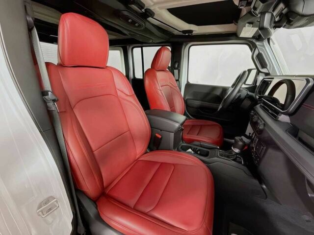 Білий Джип Wrangler, об'ємом двигуна 6.4 л та пробігом 16 тис. км за 15000 $, фото 4 на Automoto.ua