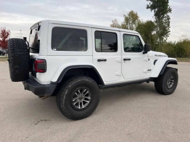 Білий Джип Wrangler, об'ємом двигуна 6.4 л та пробігом 16 тис. км за 15000 $, фото 3 на Automoto.ua