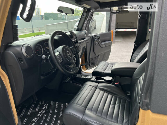 Бежевий Джип Wrangler, об'ємом двигуна 3.6 л та пробігом 75 тис. км за 32000 $, фото 18 на Automoto.ua