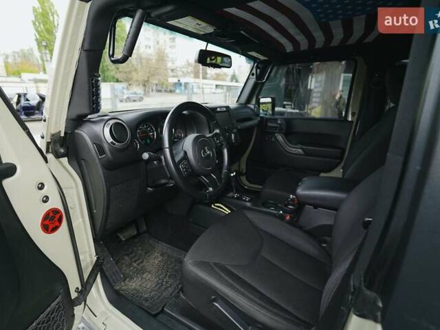 Бежевый Джип Вранглер, объемом двигателя 3.6 л и пробегом 65 тыс. км за 24700 $, фото 5 на Automoto.ua