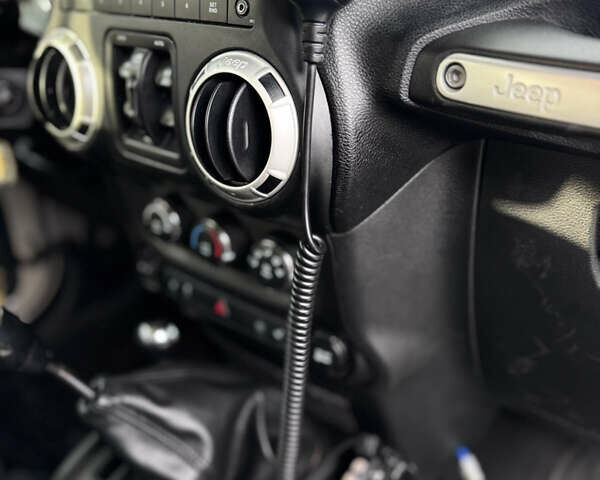 Бежевый Джип Вранглер, объемом двигателя 3.6 л и пробегом 4 тыс. км за 67500 $, фото 45 на Automoto.ua