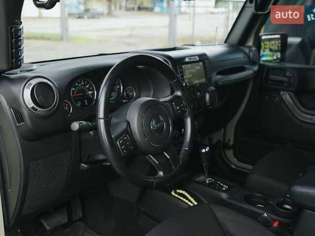 Бежевый Джип Вранглер, объемом двигателя 3.6 л и пробегом 65 тыс. км за 24700 $, фото 16 на Automoto.ua