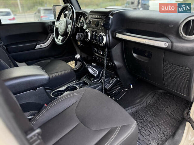 Бежевый Джип Вранглер, объемом двигателя 3.6 л и пробегом 4 тыс. км за 67500 $, фото 34 на Automoto.ua