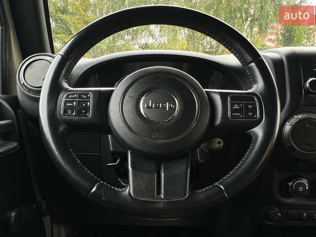 Бежевий Джип Wrangler, об'ємом двигуна 3.6 л та пробігом 105 тис. км за 19500 $, фото 14 на Automoto.ua