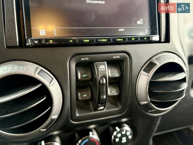 Бежевый Джип Вранглер, объемом двигателя 3.6 л и пробегом 169 тыс. км за 24000 $, фото 16 на Automoto.ua