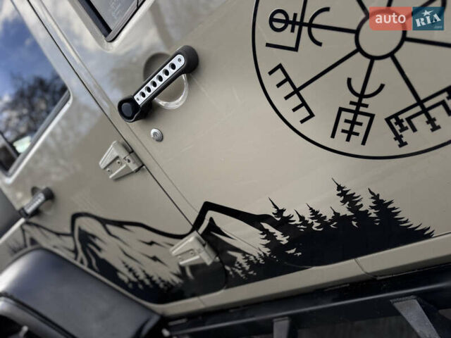 Бежевый Джип Вранглер, объемом двигателя 3.6 л и пробегом 4 тыс. км за 67500 $, фото 48 на Automoto.ua