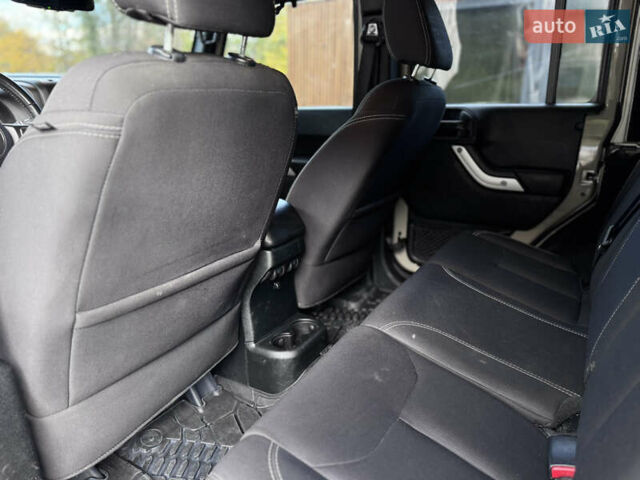 Бежевый Джип Вранглер, объемом двигателя 3.6 л и пробегом 4 тыс. км за 67500 $, фото 25 на Automoto.ua